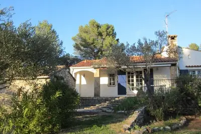 Image de In full secluded nature among the hills of a typical Provence village