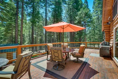 Image de Lake Almanor Cabin w\/ Deck & Beach Access