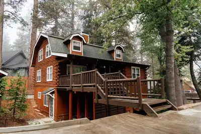 Image de Modern log home in Running Springs w/ hot tub & amenities, near Lake Arrowhead!