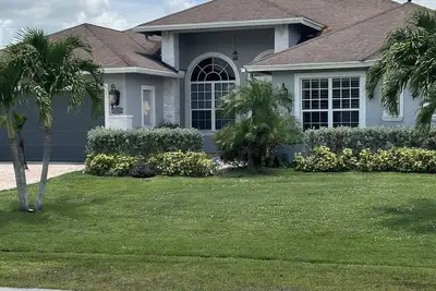 Image de Beautiful modern home that offers 5 bedrooms and 3 bathroom’s over 2900 sq ft
