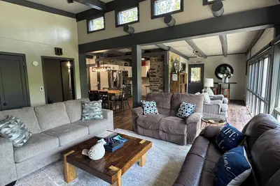 Image de The Deckhouse with private boat dock!