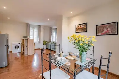 Image de wecozy✩Spacious Private Apartment✩24\/7 Food Street\n