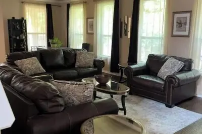 Image de Luxury Peaceful 4Bedroom House