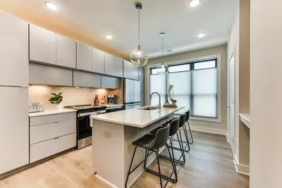 Image de Modern + Stylish Condo: 5 Mi to Downtown Charlotte