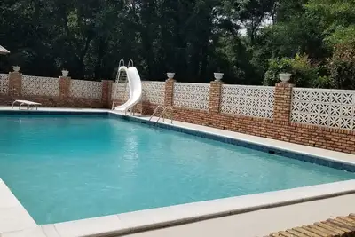 Image de Peaceful Pensacola Estate on 2 acres. 20x40 gunite pool! Large gazebo w/hot tub!