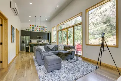 Image de New Castle Getaway w/ Grill & Mountain Views!