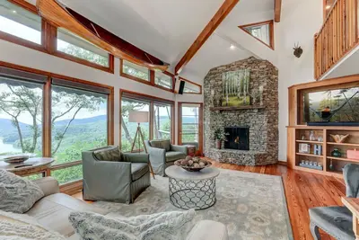 Jaw-Dropping Vistas, Fireside Sips, Spa Baths & Community Golf, Pools, Trails & More - Falken Haus