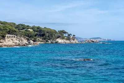 Image de Maison avec 3 terrasses et parking à 1km plage
