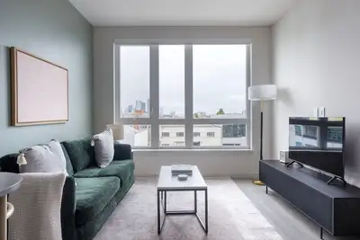 Image de Deluxe SoMa 1br w/ Bike Storage & Parking, nr Bart, by Blueground