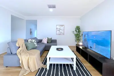Image de Peaceful Modern Parkfront Retreat in Pakenham