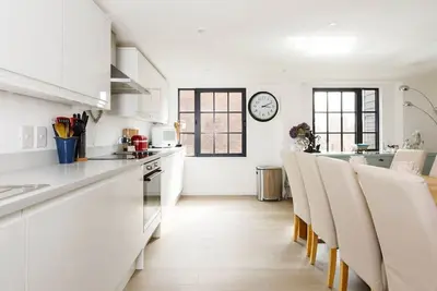 Image de Stylish City Centre Apartment with Sauna