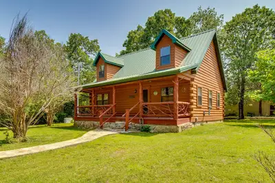 Image de Secluded Oakland Cabin w/ Private Yard!