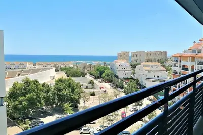Image de Penthouse familial avec piscines et vue sur la mer, Près de la plage, des restaurants et du port