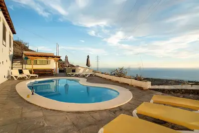 Maison de campagne \"Biofinca Las Dulces Casa La Cuadra\" avec vue sur la mer, piscine et Wi-Fi