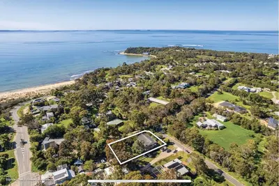 Image de Coastal retro, spacious, pet friendly, walk to beach, king bed