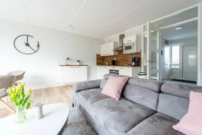 Image de DĂĽnenloft 53 Ameland for up to 4 people - pets welcome - south-facing balcony, close to the beach