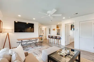 Image de Cloud 9- Renovated 3 Bed Condo- Heated Pool!