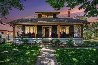 Image de Bungalow 89 | Vibrant Bungalow with Breathtaking Views of Lake Michigan's Shore
