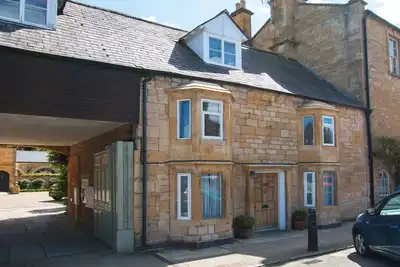 Image de Sherborne House is a beautiful Grade Ii listed Georgian terraced house that dates back to the 17th c