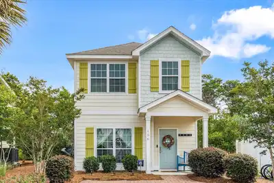 Image de 30a South Walton Beaches 3-5 Minute Walk to Beach, Sleeps 7\nlifeguard in-season