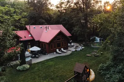 Image de Cabane en bois à Elora accueillant les animaux de compagnie avec bain à remous