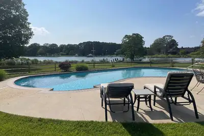 Image de Minutes from Downtown St. Michaels | Pool | Kayaks | 350 Ft of Shoreline | Luxur