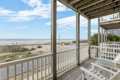 Image de Coastal Bliss | Incredible Oceanfront Views + Pet Friendly!
