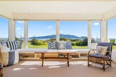 Image de Kapiti Panorama – Waikanae Beach Holiday Home