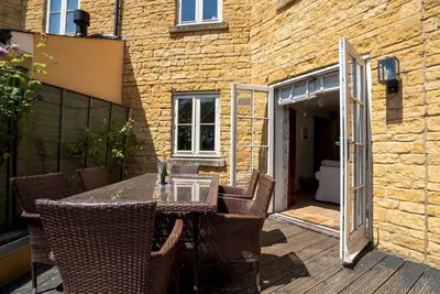 Image de Pass the Keys | Lovely 4 bedroom family home with garden & parking
