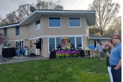 Image de \n4 bedroom bayfront oasis with spectacular views!