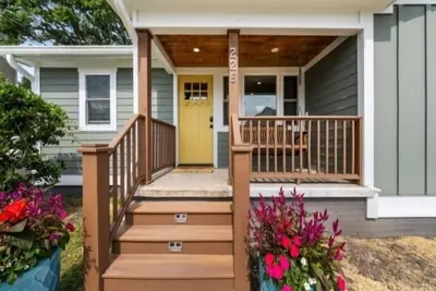 Image de Lil Pearl (2-Bedroom Bungalow) by RedAwning