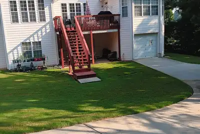 Image de Peace Full Place located in a beautiful pooll and tennis community.