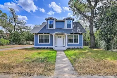 Image de Large Family Cottage near Main St Shops! Sleeps 12