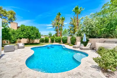 Image de Central Scottsdale! Heated Pool & Arcades & Large Backyard