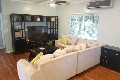 Image de Beach Bungalow #6 - 2 bed 2 bath - Steps to Sand!