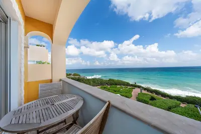 Image de Caribbean Views. 2 Br at Isla 33. Rooftop Pool.