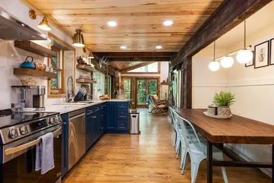 Image de Stunning cabin with Sauna near Boone & Vale Crucis by the river and waterfalls