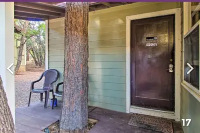 Image de Cabin 9 with Hot Tub & Queen Bed