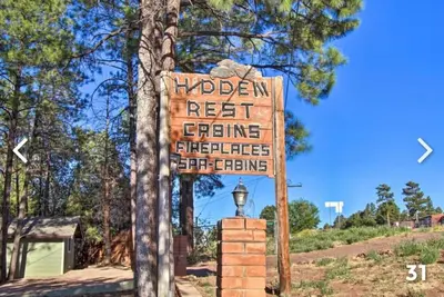 Image de Cabin 8 with Hot Tub
