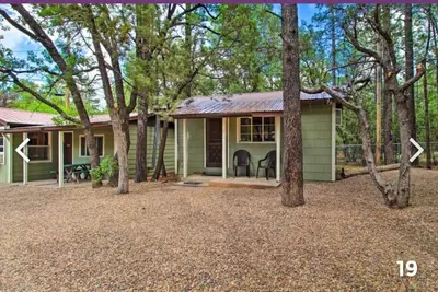 Image de Cabin 6 with Queen Bed