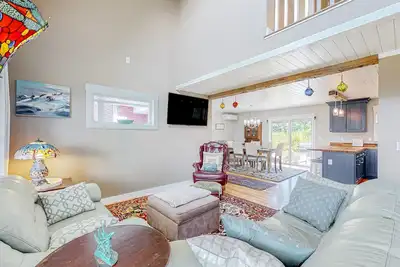 Image de Dog-friendly home with grill, patio, and short walk to local attractions