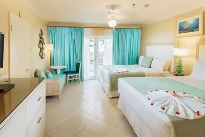 Image de High Tides and Good Vibes! Full Kitchen, Outdoor Swimming Pool, Beach Access!