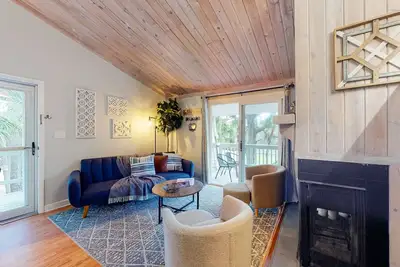 Image de Driftwood Villa - 261 | Golf course-view condo with balcony, W/D, Ac - dogs Ok