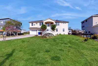 Image de Waterfront house in Virginia Beach with amazing views, private pool.