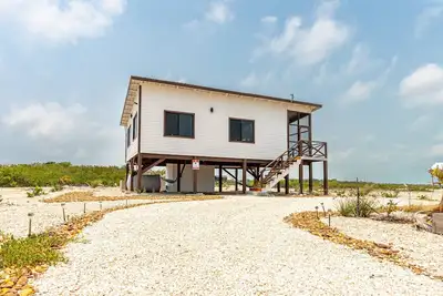 Image de Sunset Retreat - Your home away from home in Secret Beach!