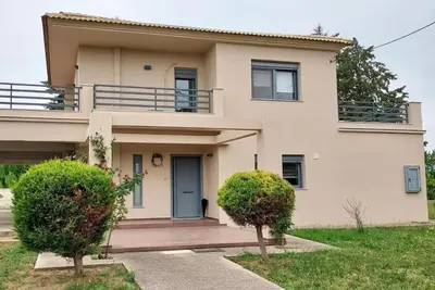 Image de In a superb green space Villa Lebesi is a refuge to rest and enjoy!