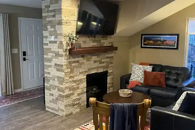 Image de Cozy Cottage Getaway ✔️Hot tub ✔️Views ✔️Pet Friendly