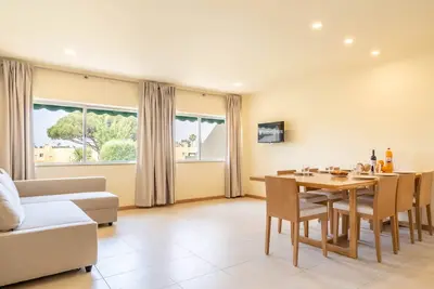 Image de Mourabel Apartment - S by Hellovacations