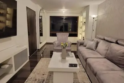 Image de Comfortable 2 Br Smart home w A/C, Great Location\n