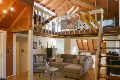 Image de Cozy Tennessee Cabin w\/ Deck, Grill & Fire Pit!